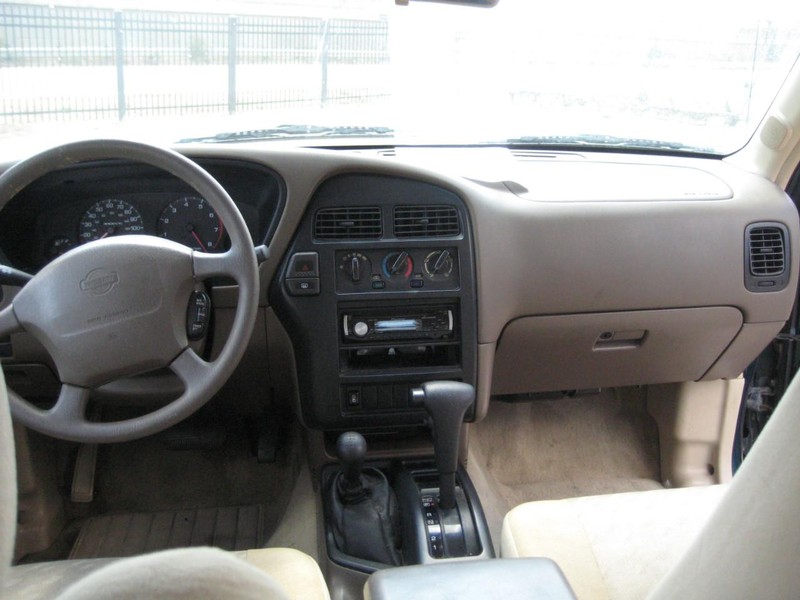 Nissan Pathfinder Vehicle Full-screen Gallery Image 14