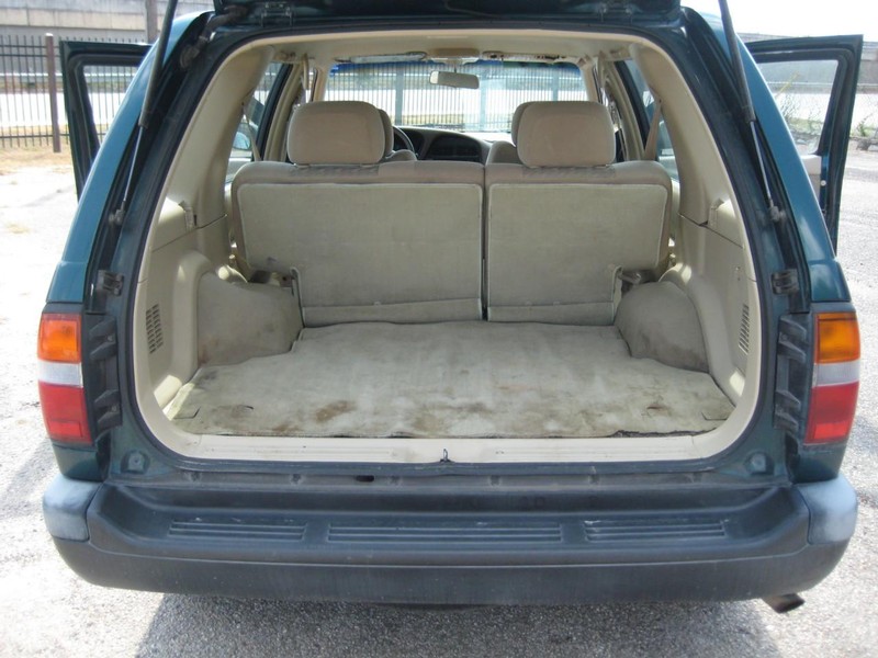 Nissan Pathfinder Vehicle Full-screen Gallery Image 17