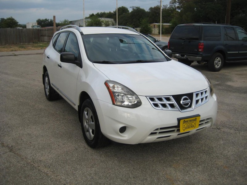 Nissan Rogue Vehicle Image 06
