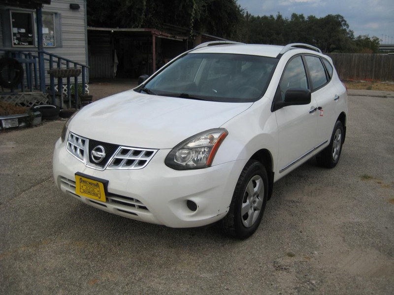 Nissan Rogue Vehicle Image 07