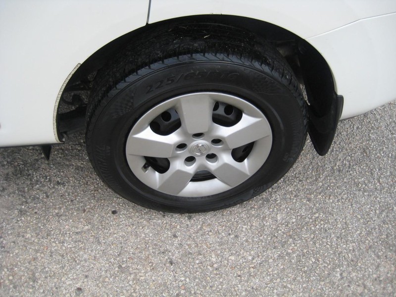 Nissan Rogue Vehicle Image 09