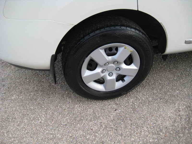 Nissan Rogue Vehicle Image 10