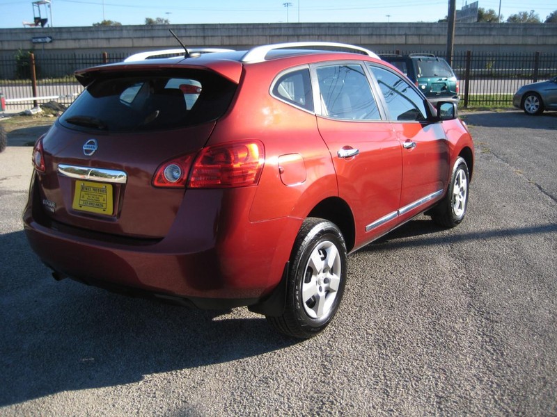 Nissan Rogue Vehicle Image 03