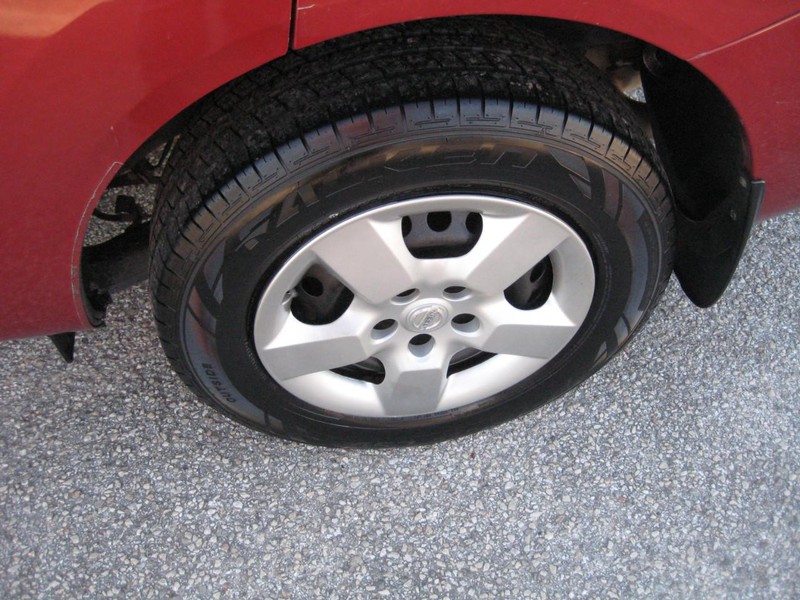 Nissan Rogue Vehicle Image 08