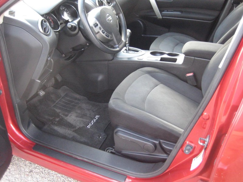 Nissan Rogue Vehicle Image 11