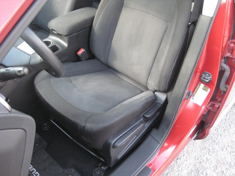 Nissan Rogue Vehicle Image 12