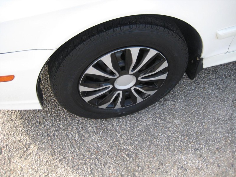 Hyundai Sonata Vehicle Full-screen Gallery Image 08