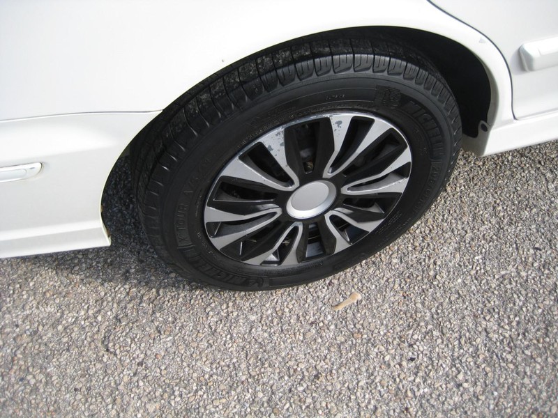 Hyundai Sonata Vehicle Full-screen Gallery Image 10
