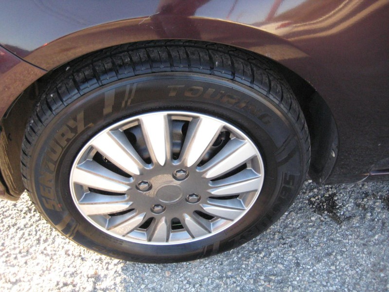 Kia Forte Vehicle Full-screen Gallery Image 12