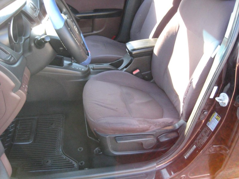Kia Forte Vehicle Full-screen Gallery Image 17