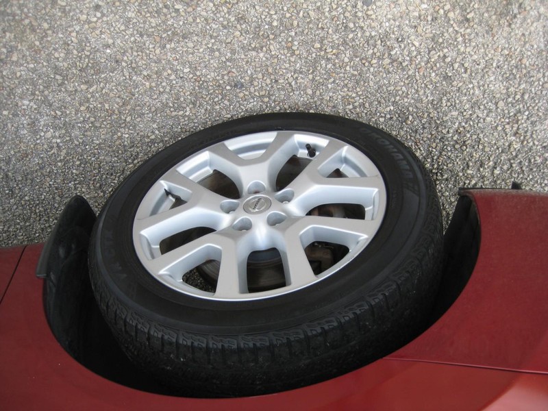 Nissan Rogue Vehicle Image 08