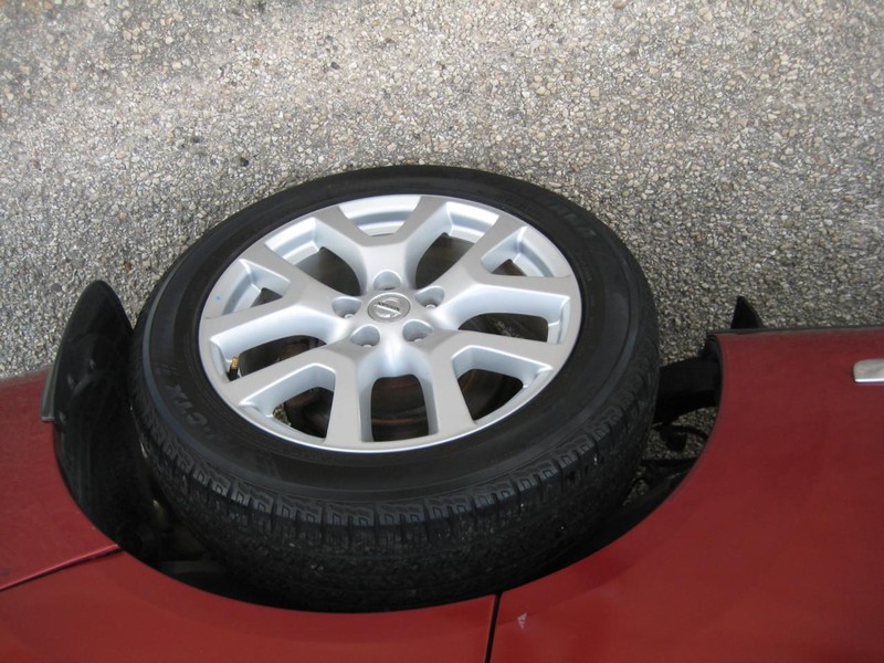 Nissan Rogue Vehicle Image 09
