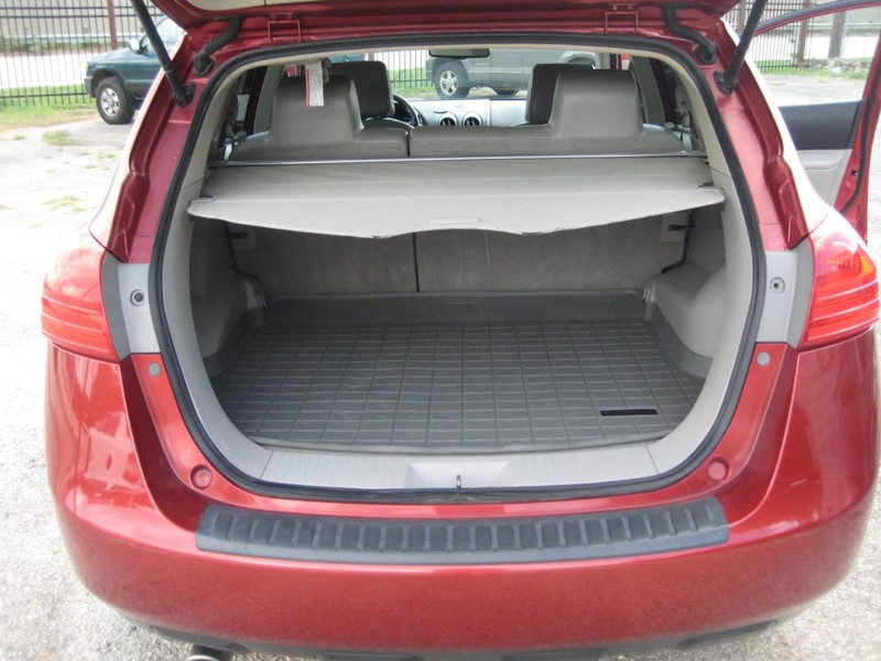 Nissan Rogue Vehicle Image 14