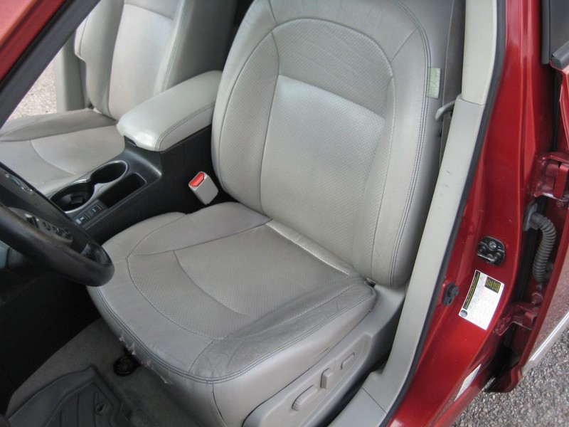 Nissan Rogue Vehicle Image 16