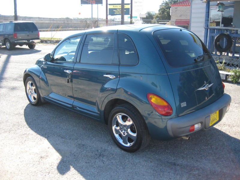 Chrysler PT Cruiser Vehicle Full-screen Gallery Image 02