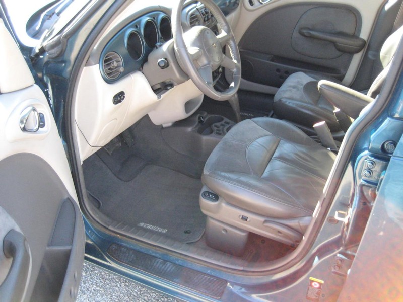 Chrysler PT Cruiser Vehicle Full-screen Gallery Image 08