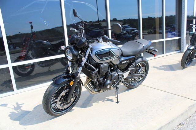 Kawasaki Z650RS Vehicle Image 03