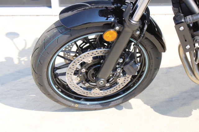 Kawasaki Z650RS Vehicle Image 04