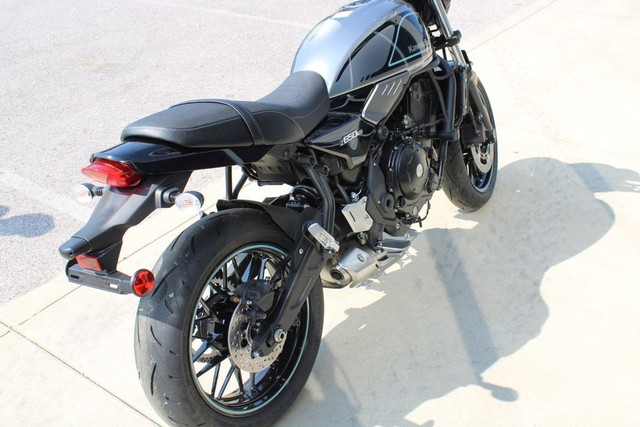 Kawasaki Z650RS Vehicle Image 08