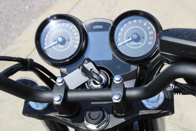 Kawasaki Z650RS Vehicle Image 10