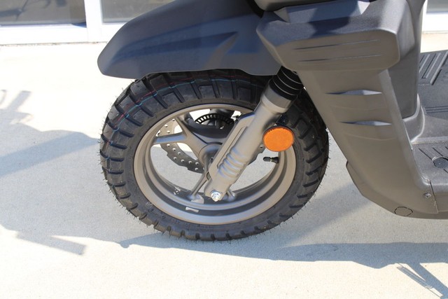 Yamaha Zuma 125 Vehicle Image 04