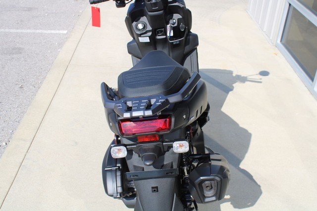 Yamaha Zuma 125 Vehicle Image 06