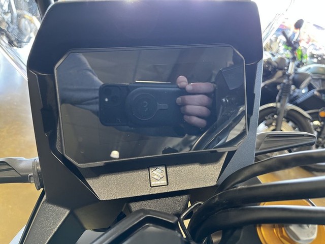 Suzuki V-Strom 800DE Vehicle Image 04