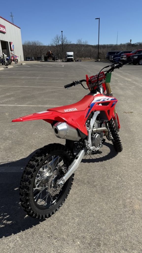 Honda® CRF250R Vehicle Image 04