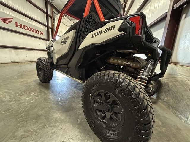 Can-Am X rc 1000R Vehicle Image 06