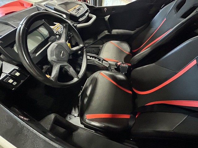 Can-Am X rc 1000R Vehicle Image 07