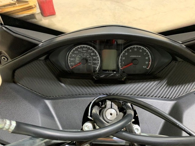 Suzuki Burgman 400 Vehicle Image 02