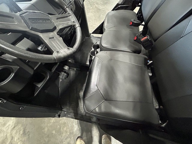 Polaris Ranger Crew 1000 Premium Polaris Pursuit Vehicle Image 08