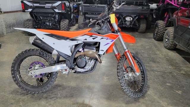 KTM 250 SX-F Vehicle Image 02
