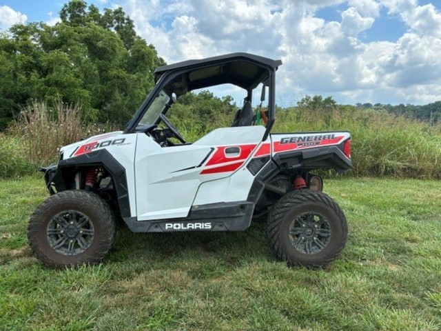 Polaris GENERAL? 1000 EPS White Lightning Vehicle Image 02