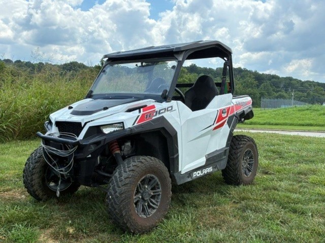 Polaris GENERAL? 1000 EPS White Lightning Vehicle Image 04