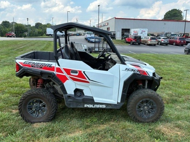 Polaris GENERAL? 1000 EPS White Lightning Vehicle Image 05