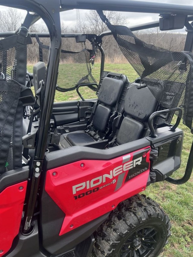 Honda Pioneer 1000-5 Deluxe Vehicle Image 05
