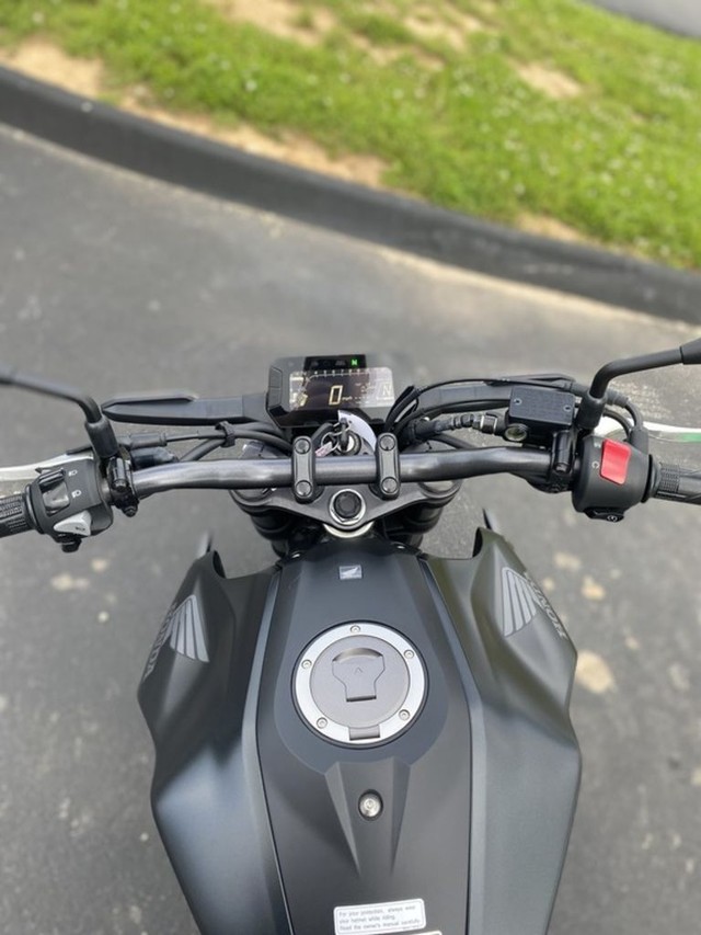 Honda CB300R Vehicle Image 05