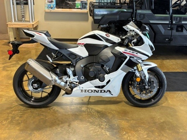 Honda CBR10RRT Vehicle Image 02