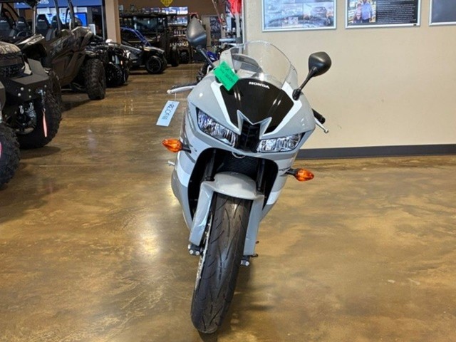 Honda CBR600RRT Vehicle Image 03