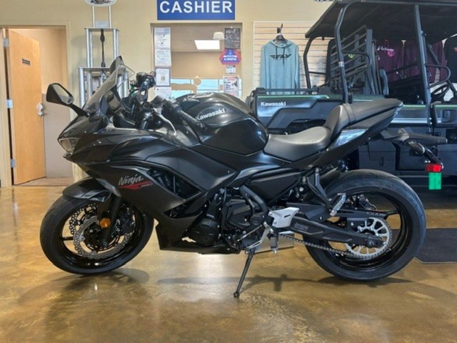 Kawasaki Ninja® 650 ABS Vehicle Image 02