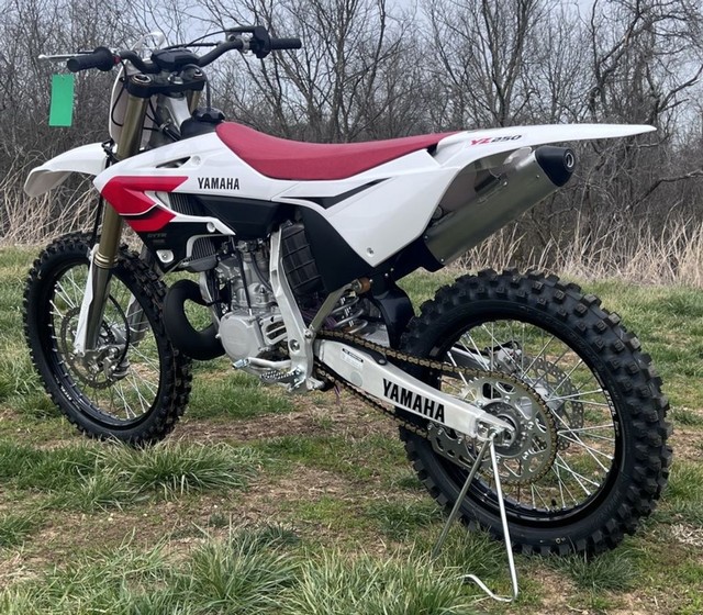 Yamaha YZ250 70th Anniversary Edition Vehicle Image 02