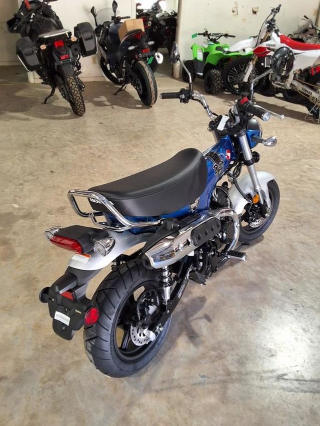 Honda Dax 125 Vehicle Image 03