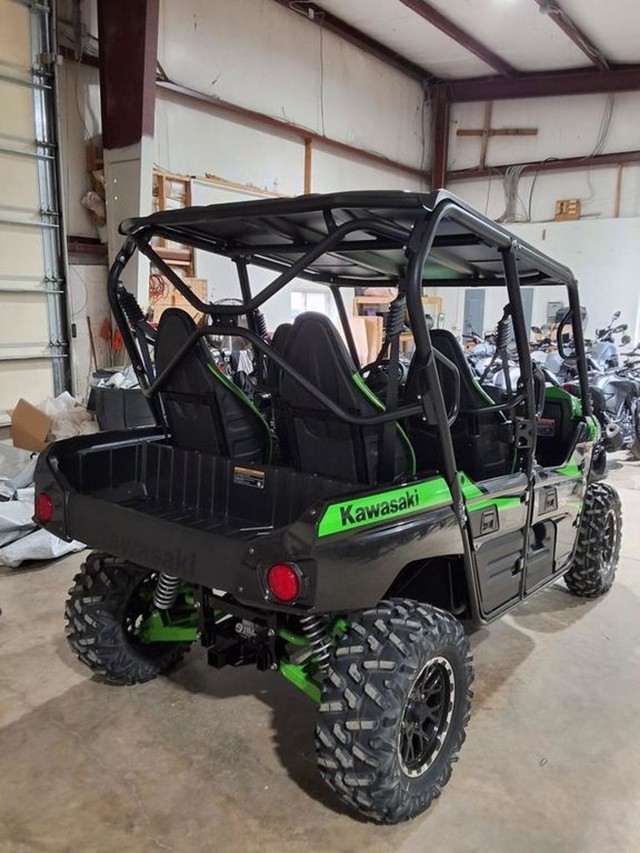 Kawasaki Teryx4 S SE Vehicle Image 03
