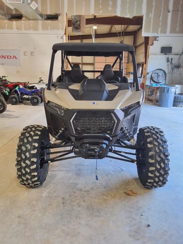 Polaris RZR XP 1000 Ultimate Vehicle Image 02