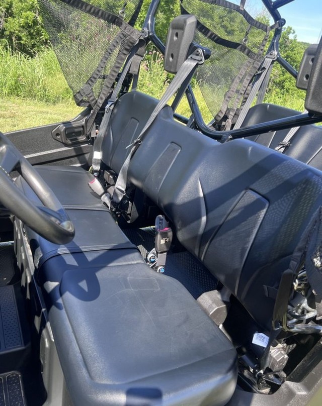 Honda Pioneer 1000-6 Deluxe Crew Vehicle Image 05