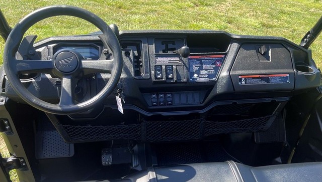 Honda Pioneer 1000-6 Deluxe Crew Vehicle Image 06