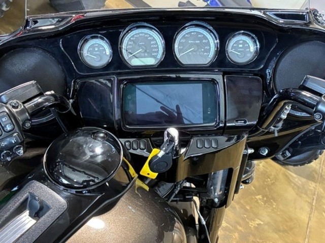Harley-Davidson FLHTK - Ultra Limited Vehicle Image 02