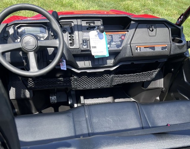 Honda Pioneer 1000-5 Deluxe Vehicle Image 05