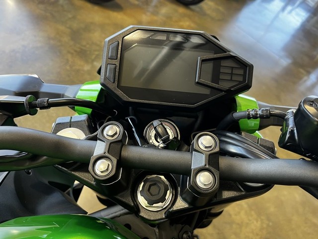 Kawasaki Z500 ABS Vehicle Image 04